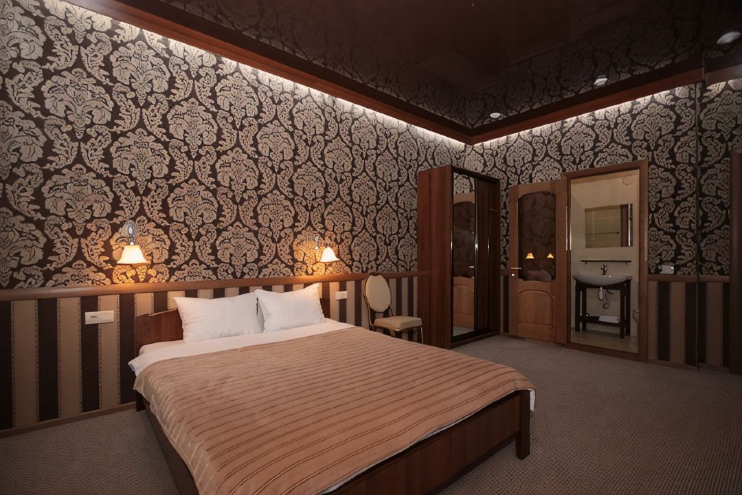 Carlson Hotel