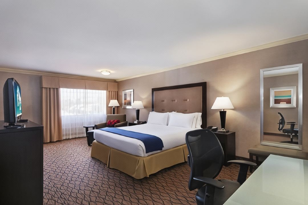 Holiday Inn Express Port Hueneme
