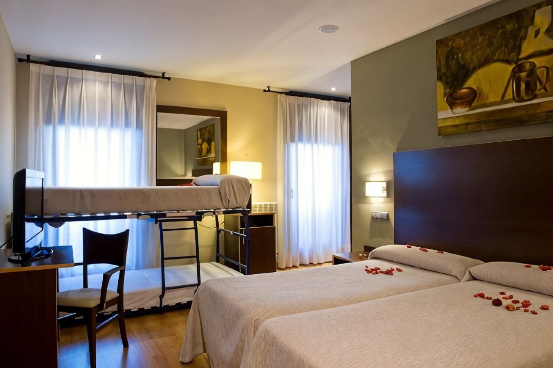 SNÖ Hotel Ciudad de Sabiñánigo