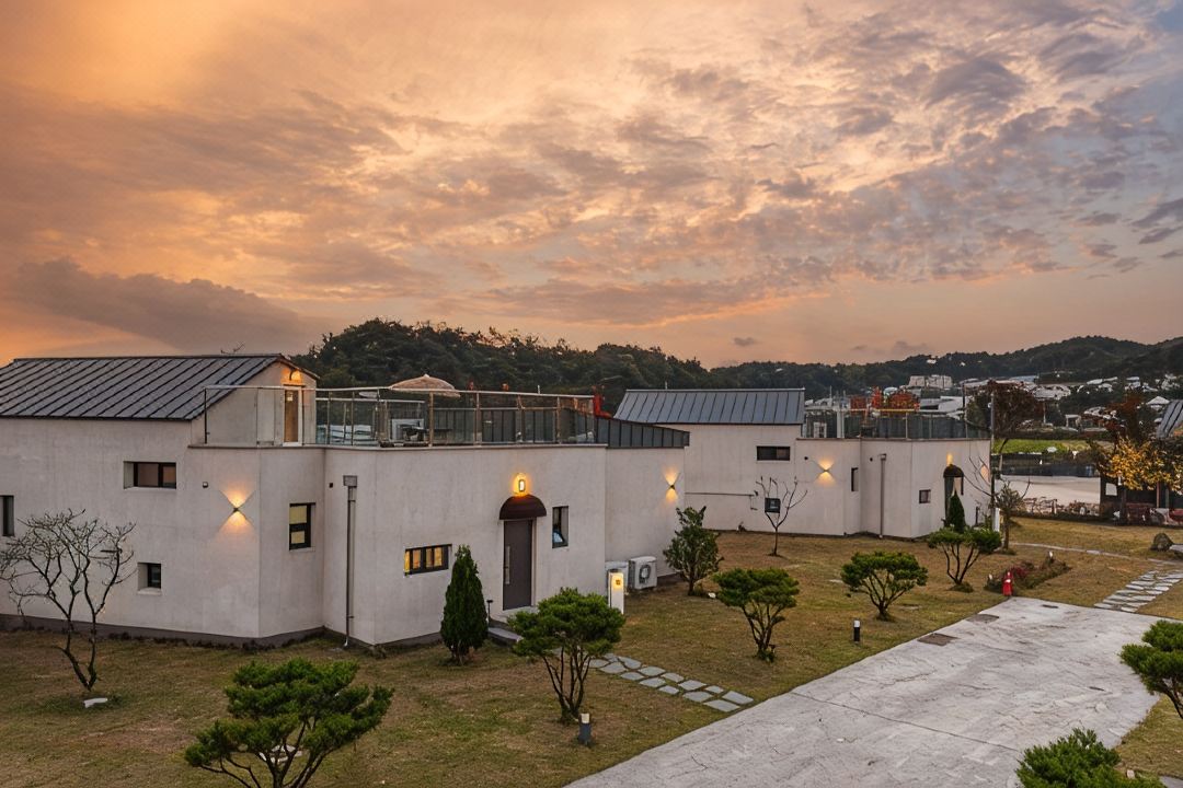 Gyeongju Marbella Pool Villa N Screen Golf