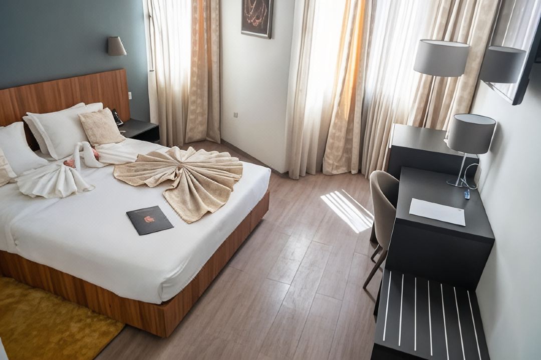 Hotel Nina