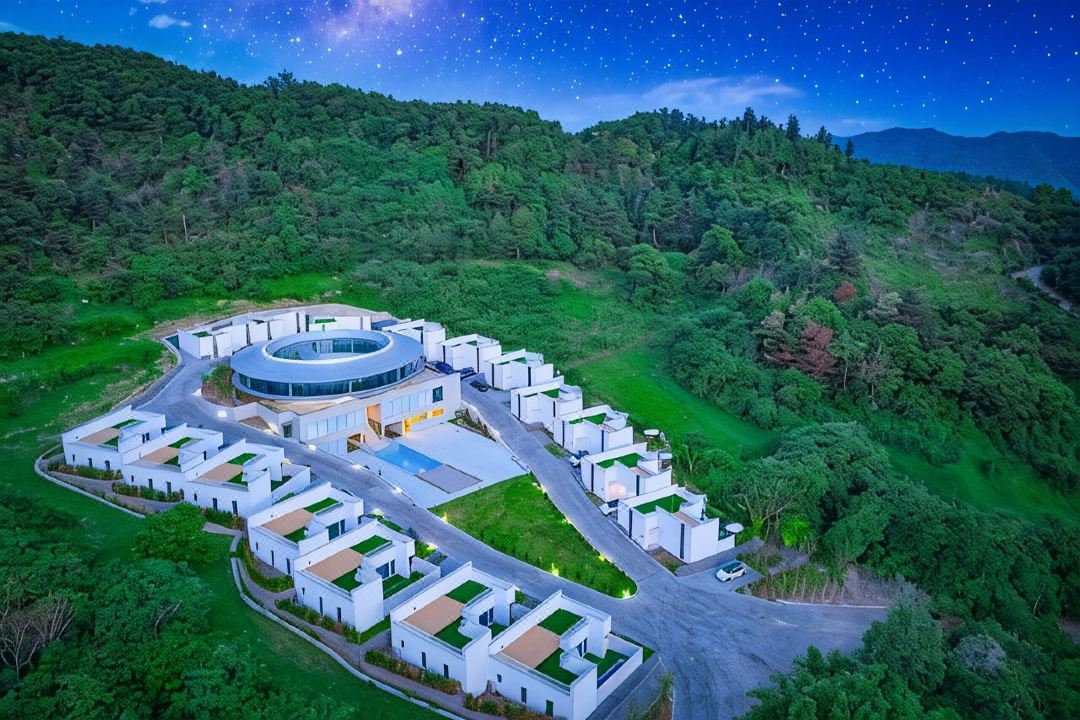Chuncheon Interstellar Pool Villa