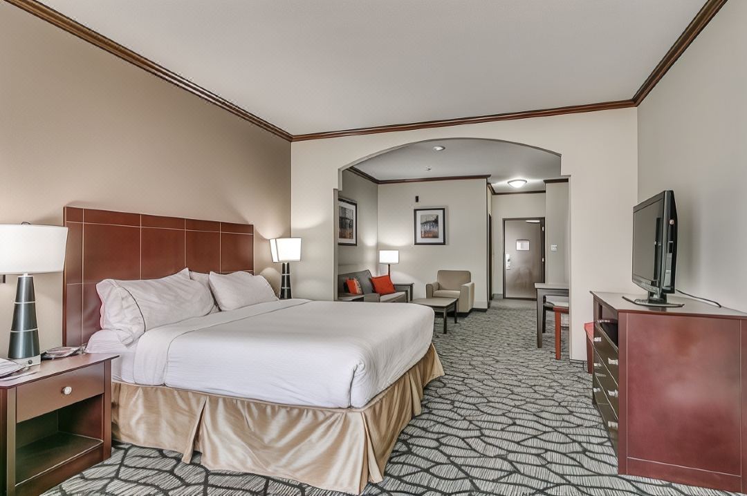 Holiday Inn Express & Suites Lubbock South