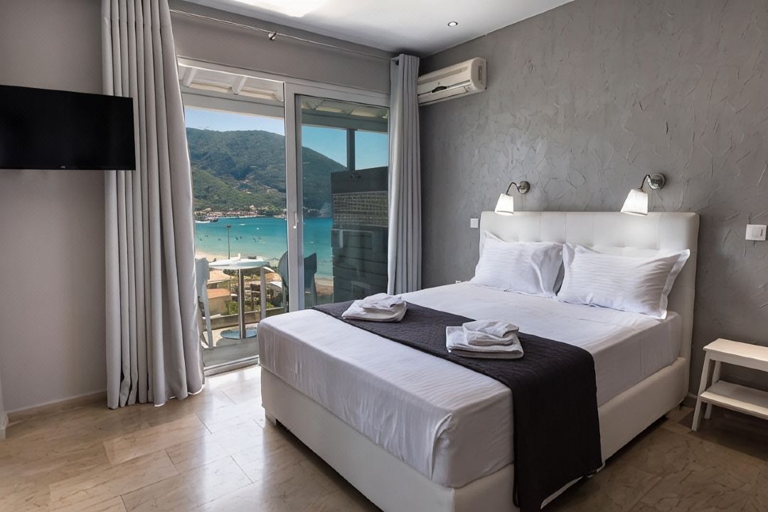 Ponti Beach Hotel