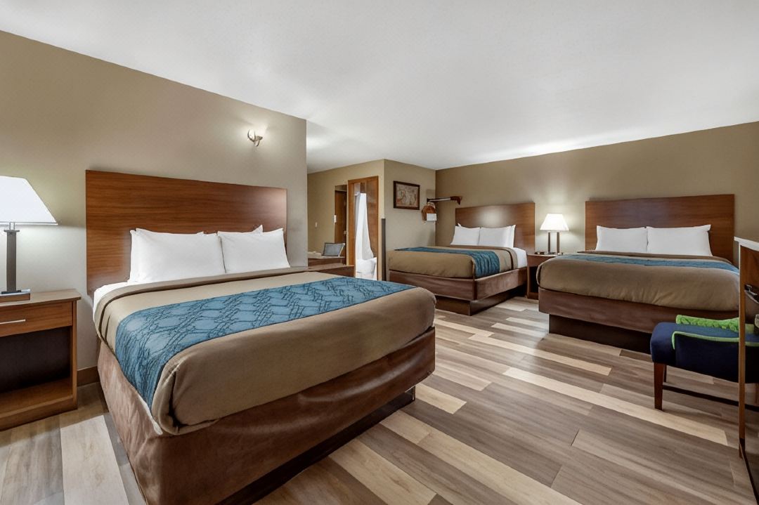 Econo Lodge Hays I-70