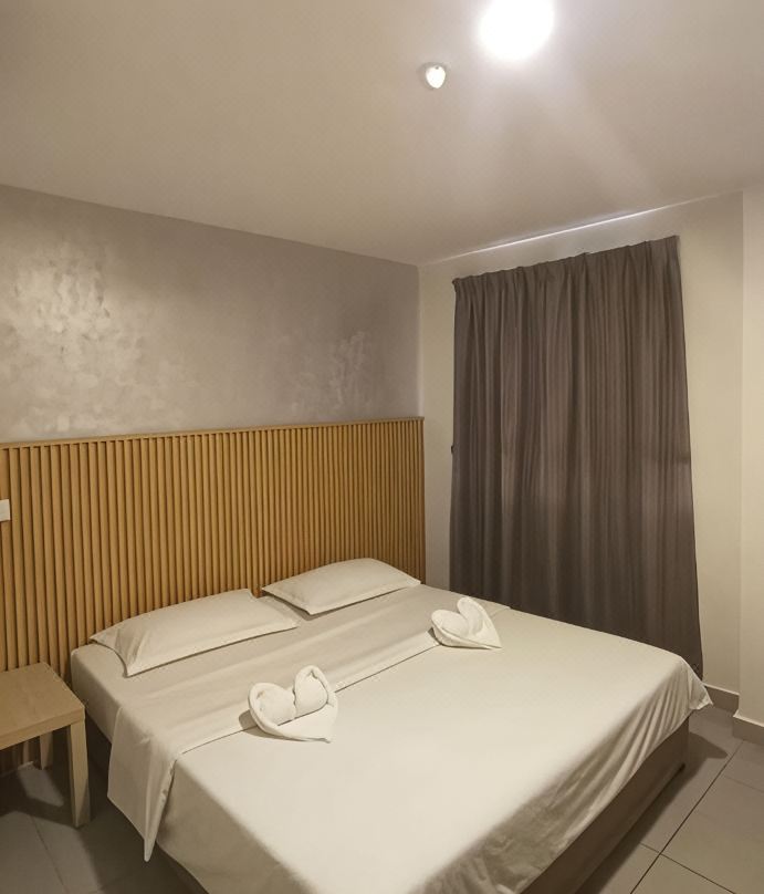 Five Hotel