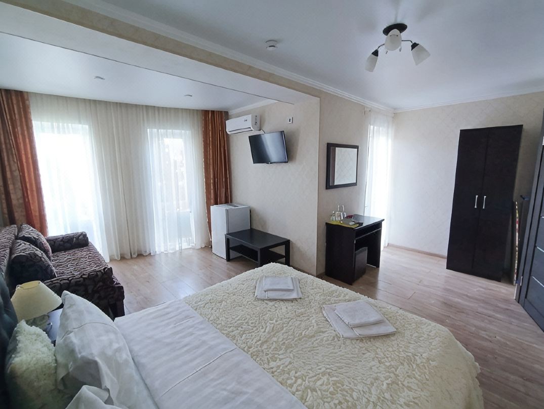 Hotel Warm Sea