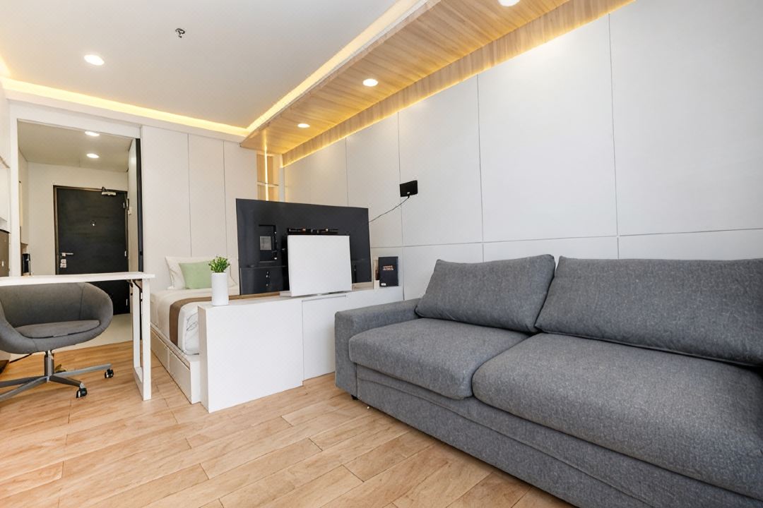 Tranquil Studio at Tamansari Semanggi Apartment By Travelio
