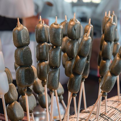 参加 3 小时美食导览游,探索广岛的精华 参加 3 小时美食导览游,探索广岛的精华