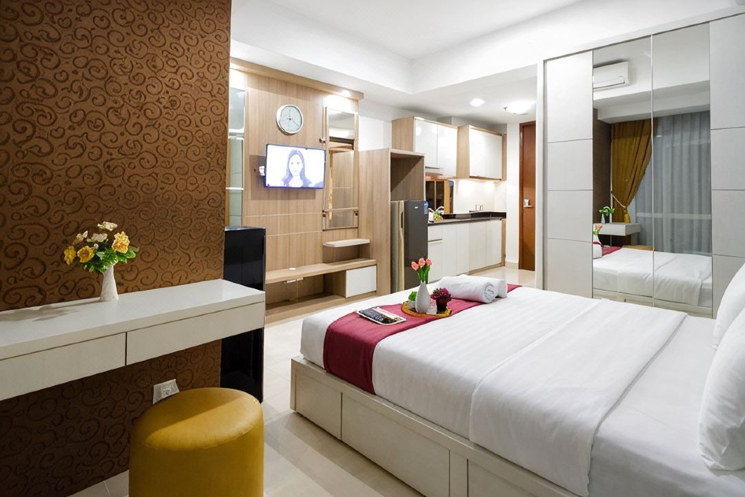 2 Pax Versatile Studio at Grand Sungkono Lagoon Apartment By Travelio