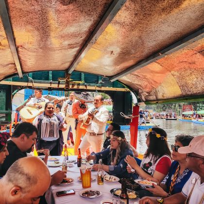 墨西哥城一日游 霍奇米尔科游船/科约阿坎/卡罗博物馆/大学城 墨西哥城一日游 霍奇米尔科游船/科约阿坎/卡罗博物馆/大学城