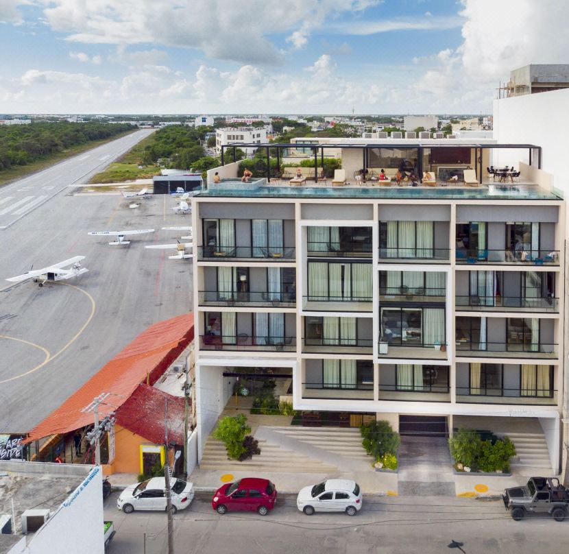Kaab by the Beach. Condo with Roofpool