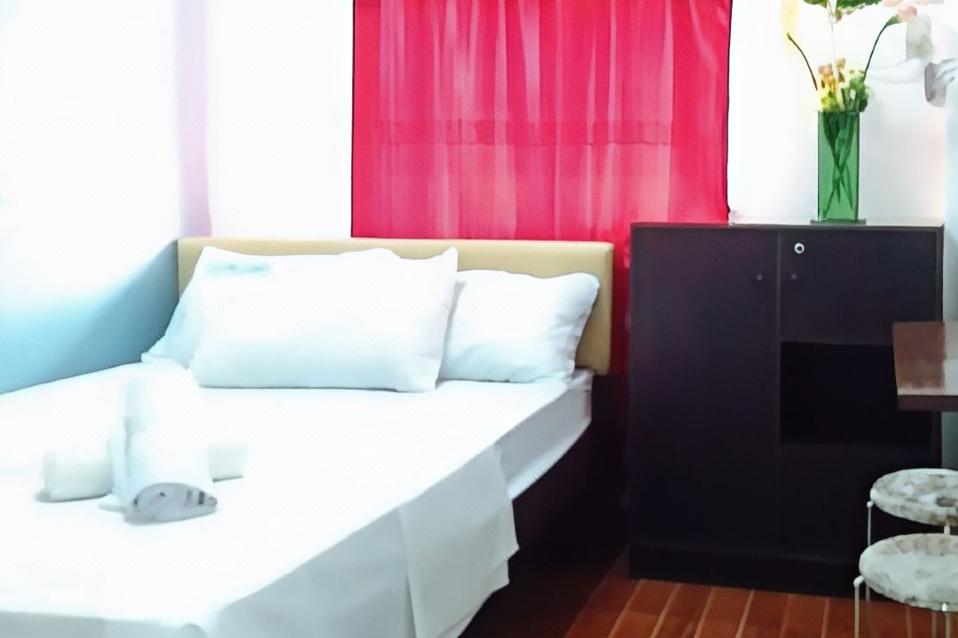 RedDoorz at RHR Tourist Inn Canlaon
