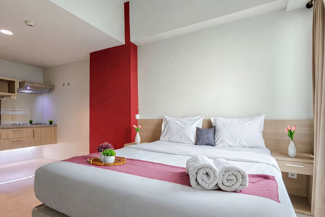 Cozy Living Studio at The Square Surabaya Apartment By Travelio