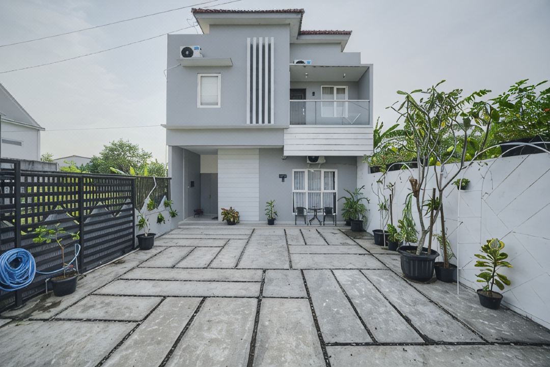 Khayana d'Acacia - a Serene Family Villa in North Jogja