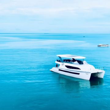 芭提雅三岛豪华游艇一日游【含接送+午餐+海钓+浮潜+导游】 芭提雅三岛豪华游艇一日游【含接送+午餐+海钓+浮潜+导游】