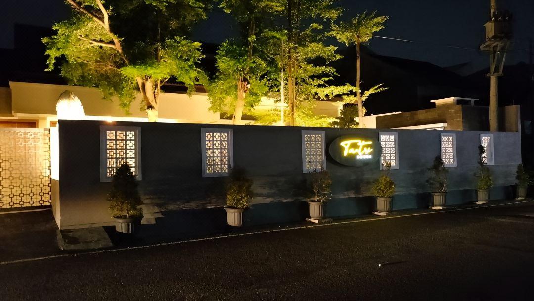 Tantri House Jambon