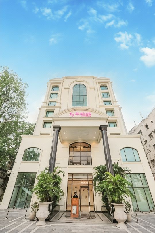 皇家蘭花盧克諾中央飯店