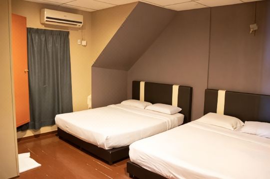 Sea Lion Pulau Ketam Inn