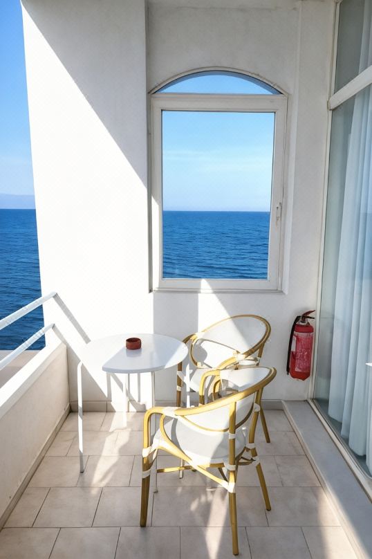 Seafront Studios and Apartments