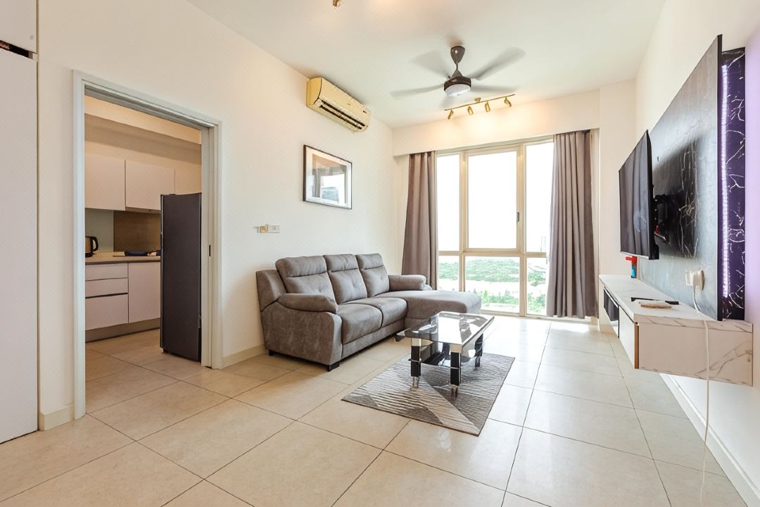 HostaHome Suites at Afiniti Residence Walk to Legoland