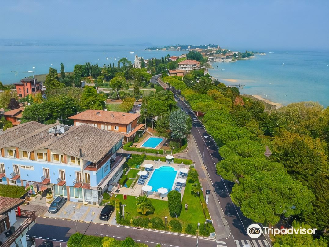 Hi Hotels Sirmione - Lakeview Pool