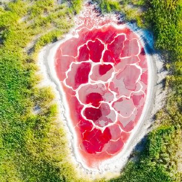 【五湖穿越专线】腾格里沙漠+乌兰湖+龙眼翡翠湖一日游/赠航拍 【五湖穿越专线】腾格里沙漠+乌兰湖+龙眼翡翠湖一日游/赠航拍