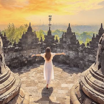 印尼日惹婆罗浮屠一日游【多套餐可选 普兰班南/默拉皮火山】 印尼日惹婆罗浮屠一日游【多套餐可选 普兰班南/默拉皮火山】