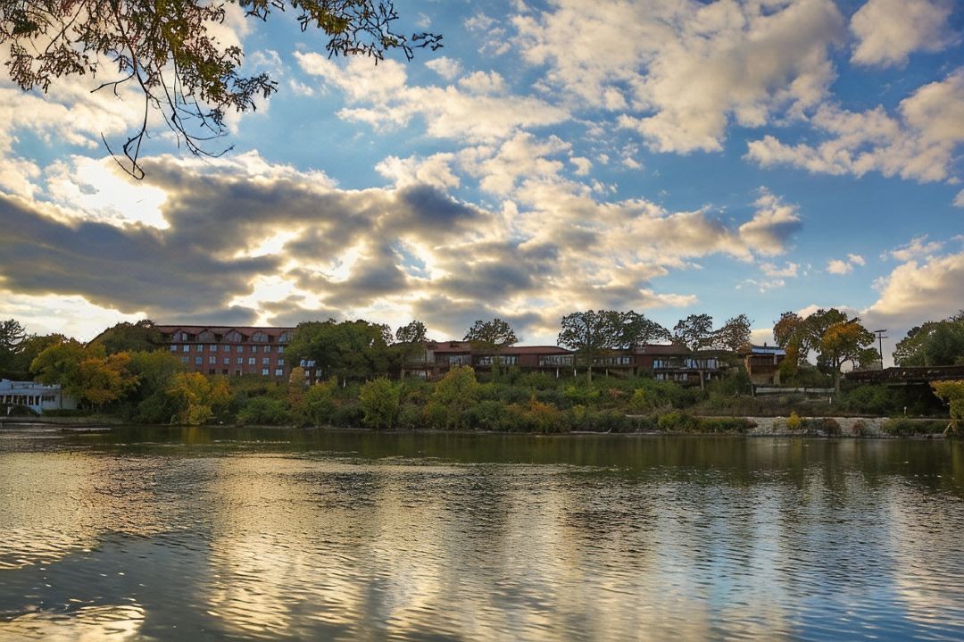 Riverview Inn & Suites, Ascend Hotel Collection
