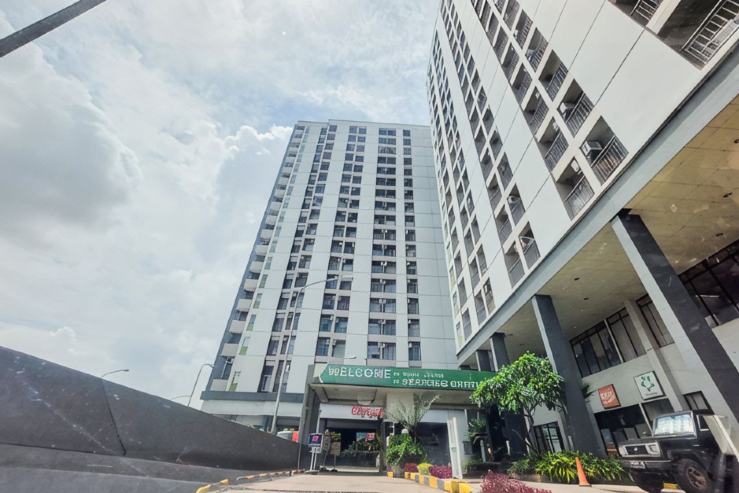 Best Deal and Restful Studio at Serpong Greenview Apartment by Travelio