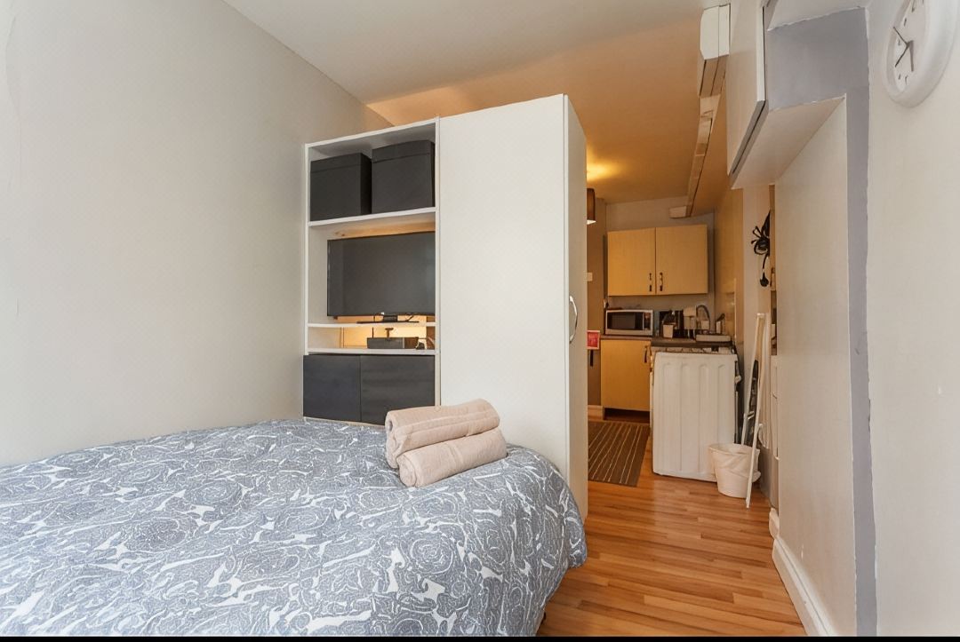 Shirley Apartments, Cozy Studio, 10 Min Drive to City Centre and Cruise Ship Terminals