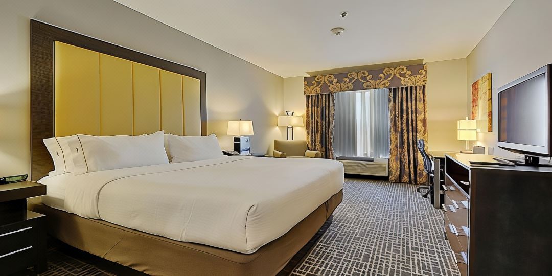 Holiday Inn Express & Suites Gonzales