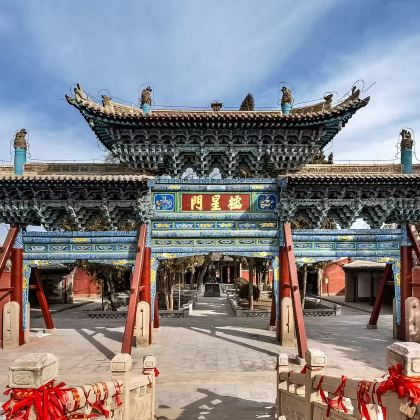 武威文庙+鸠摩罗什寺+白塔寺+天梯山石窟【乐享玩 2人起】 武威文庙+鸠摩罗什寺+白塔寺+天梯山石窟【乐享玩 2人起】