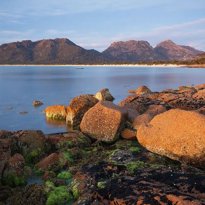 塔斯马尼亚酒杯湾一日游【市区接送丨菲欣纳公园丨蜜月湾寇斯湾】 塔斯马尼亚酒杯湾一日游【市区接送丨菲欣纳公园丨蜜月湾寇斯湾】
