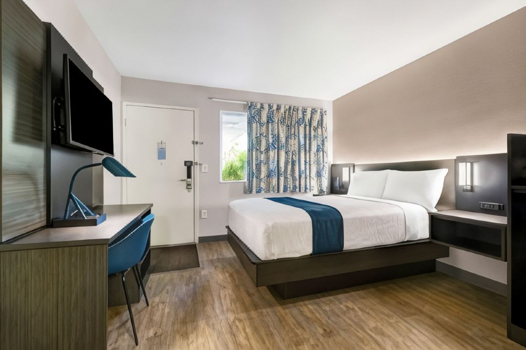 Motel 6 Issaquah, WA - Seattle - East