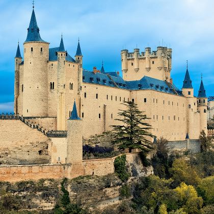 西班牙阿维拉古城+塞哥维亚大教堂+塞哥维亚城堡一日游 西班牙阿维拉古城+塞哥维亚大教堂+塞哥维亚城堡一日游