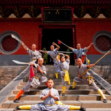 嵩山少林寺+表演+塔林+三皇寨1日游【上门接+可选20人团】 嵩山少林寺+表演+塔林+三皇寨1日游【上门接+可选20人团】