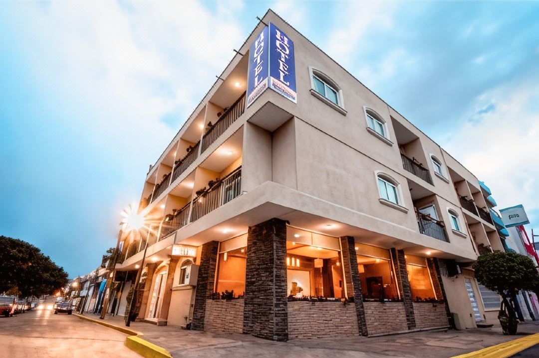 Hotel San Miguel, en El Centro - Desayuno Gratis