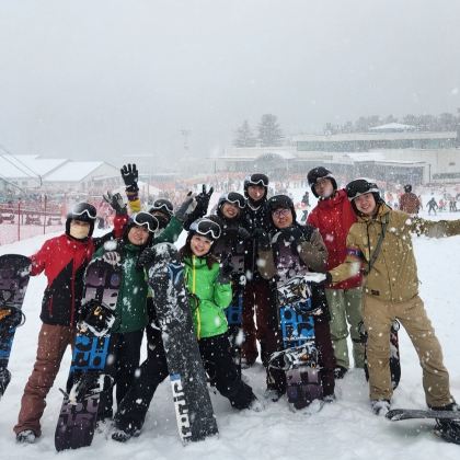 韩国芝山滑雪场 一日首尔滑雪入门课程(首尔出发) 韩国芝山滑雪场 一日首尔滑雪入门课程(首尔出发)