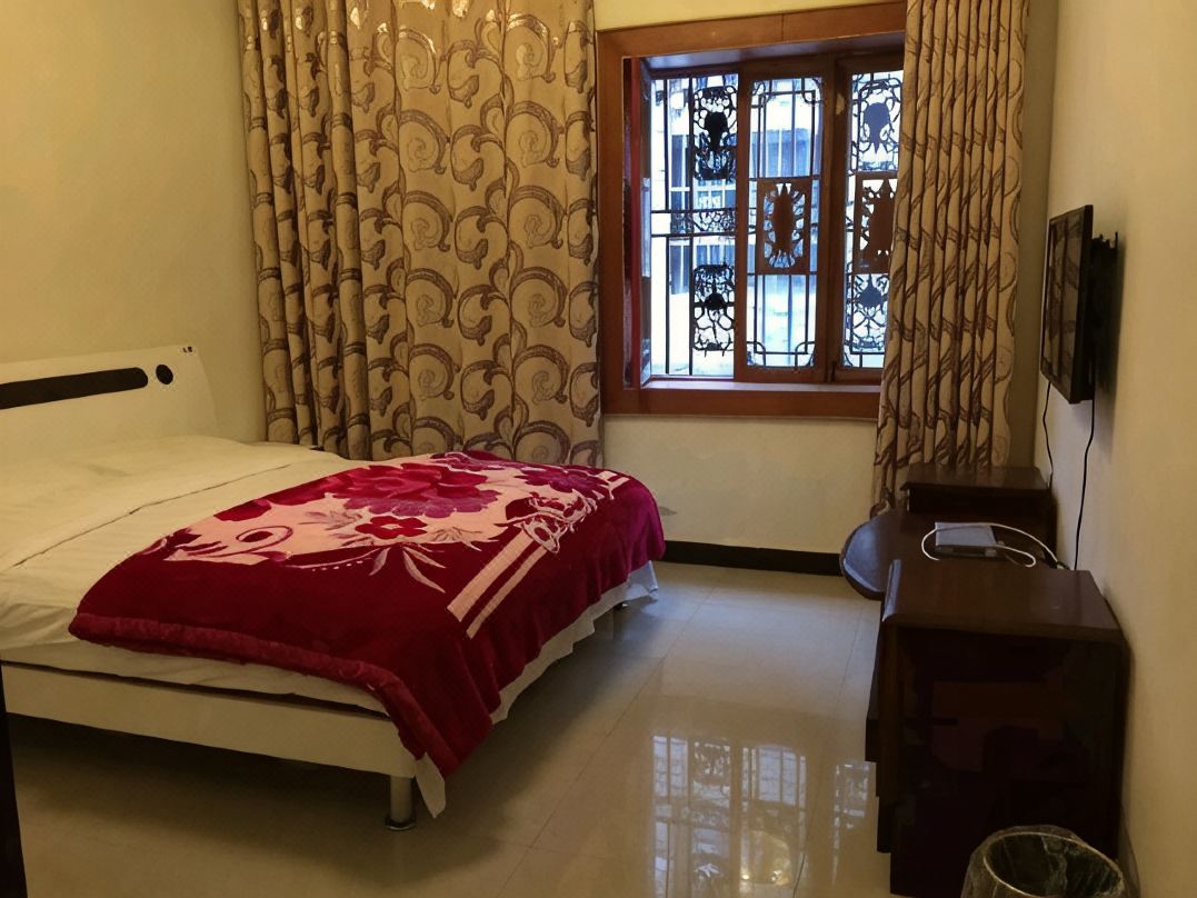 Zhaxi Yizhan Hostel
