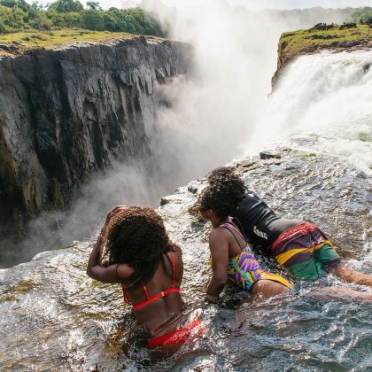 赞比亚利文斯通魔鬼泳池半日游:勇闯魔鬼岛徒步与游泳 赞比亚利文斯通魔鬼泳池半日游:勇闯魔鬼岛徒步与游泳