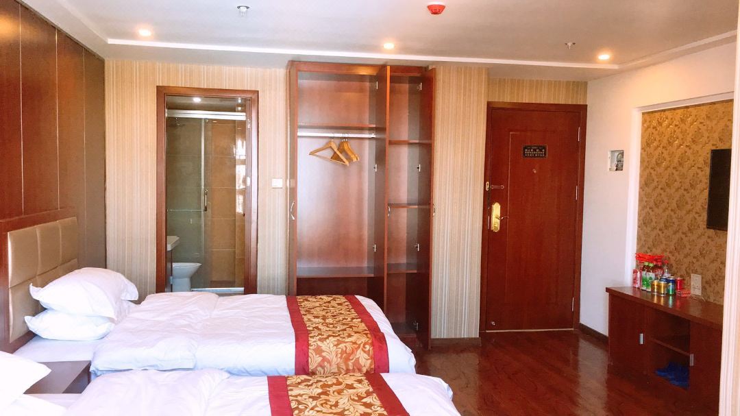 Linquan Jinjiang Yuting Hotel