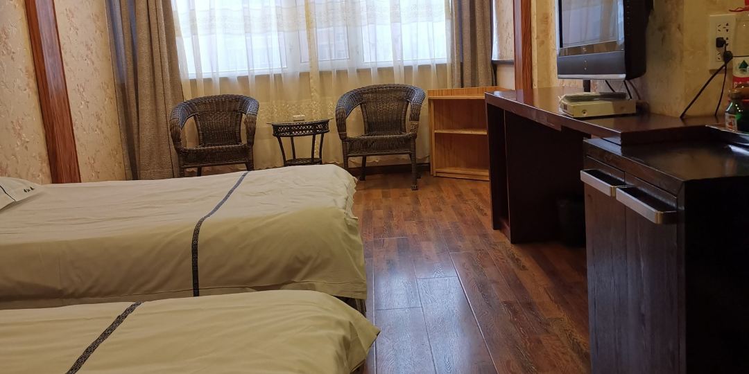 鹤岗锦江春旅馆