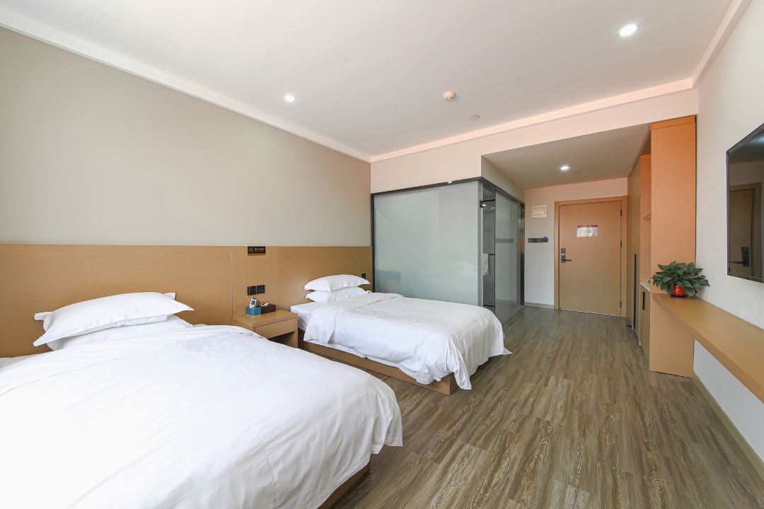 Huayi Hotel (Chenjia Town, Chongming District, Shanghai)