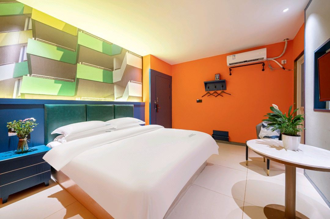 DENNERS Hotel