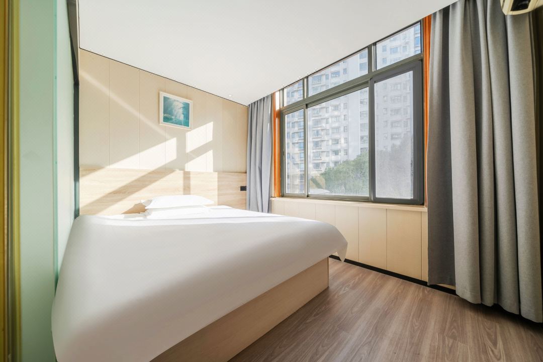 99 Hotel Chain (Shanghai South Railway Station South Plaza Branch)