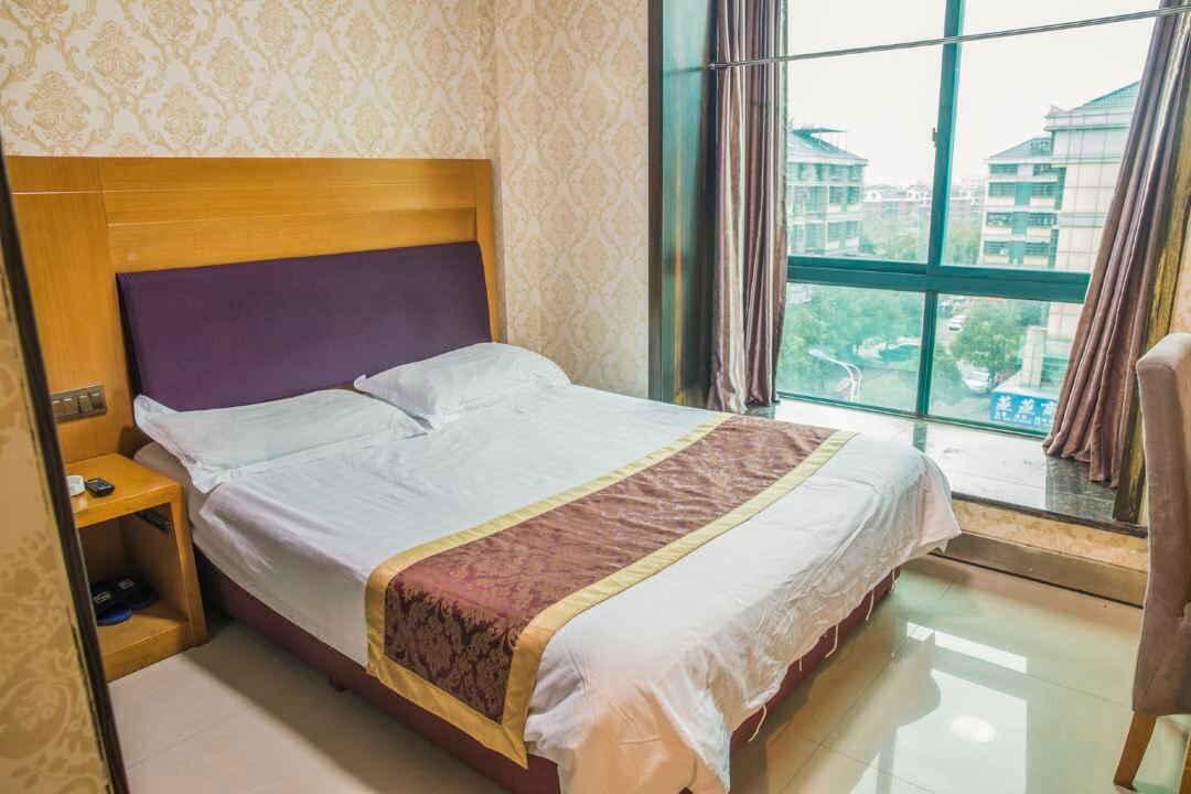 Baiyi Hotel(Yiwu International Trade City Chengxin Store)