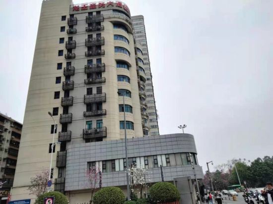 龙王晌午大酒店(柳州地王财富中心步步高广场店)