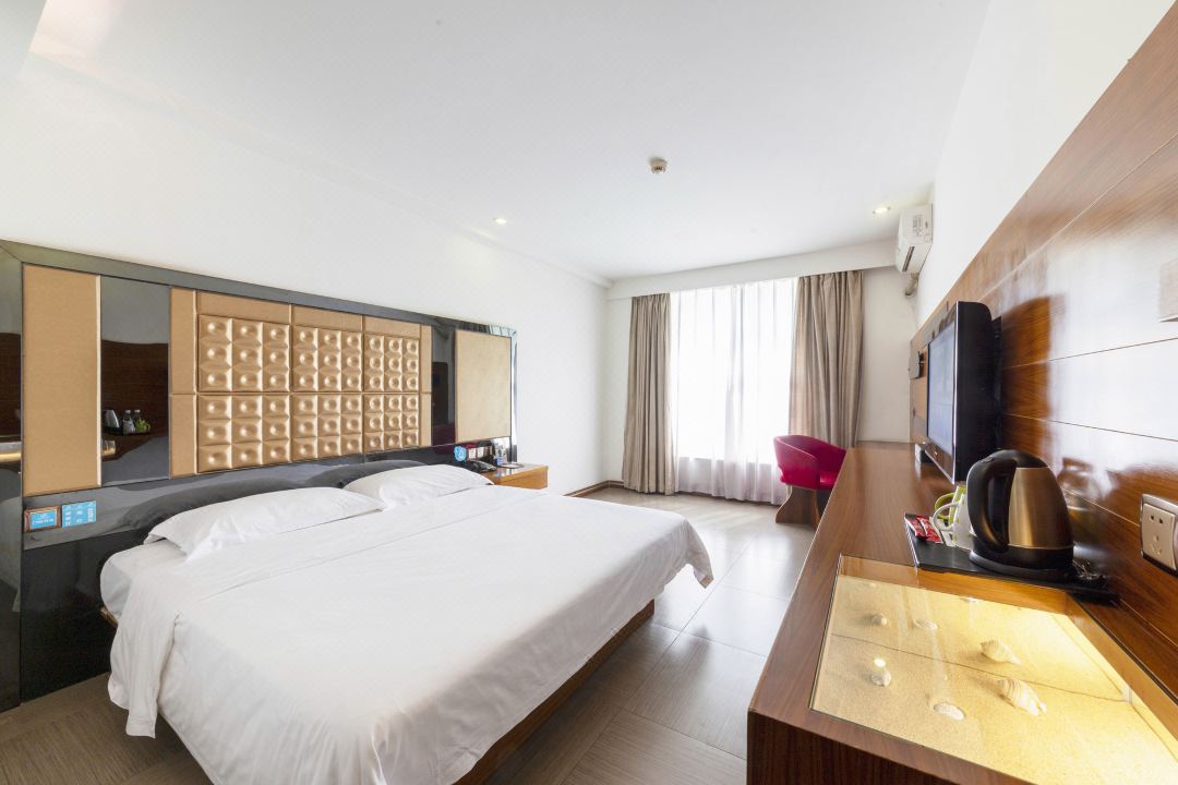Jiajie Hotel (Haikou Fruit Market)