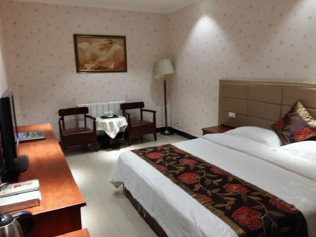 Compass Business Hotel (Baoji Jiangtan Road)